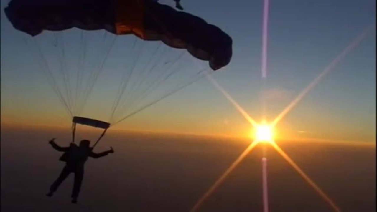 PARACHUTISME - CHAMPIONNATS DE FRANCE VICHY 2013 - VC2 « Para Club de l’Indre Saut3»- 9aout13.wmv