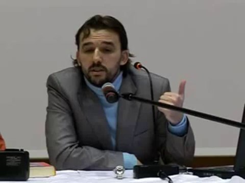 Müşrikler, Allah'a inanır! Olayın koptuğu yer O'na ortaklar edinmeleridir!