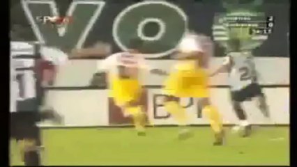 أول هدف ل كريستيانو رونالدو في حياته الاحترافية في عمر 17 سنة