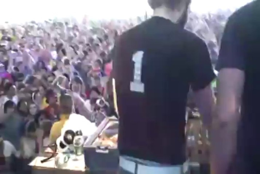 MSTRKRFT - Coachella 2007 (clip 1 of 5)