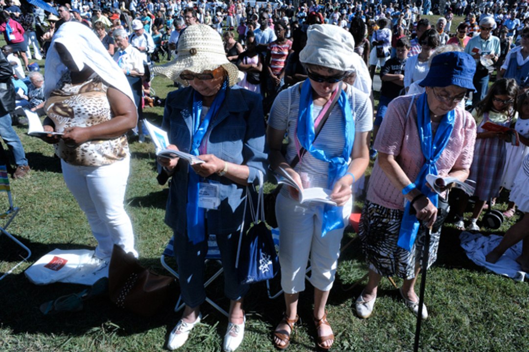 Des dizaines de milliers de pèlerins se sont rendus à Lourdes