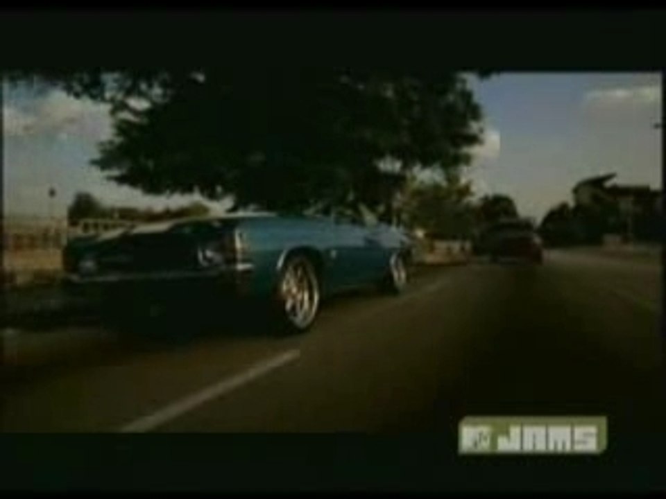 Young Dro - Shoulder Lean