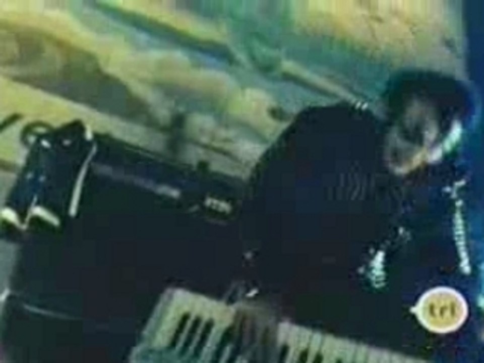 Marilyn Manson - Fight Song