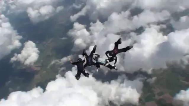 PARACHUTISME - CHAMPIONNATS DE FRANCE VICHY 2013 - VR4 « Nemesis Espoirs Saumur Saut2»- 9aout13