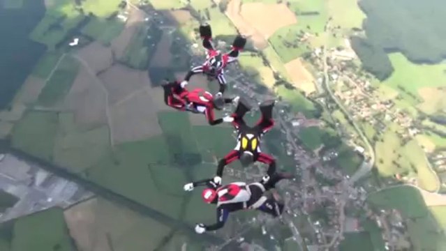 PARACHUTISME - CHAMPIONNATS DE FRANCE VICHY 2013 - VR4 « Les Justes Leblanc Saut3»- 9aout13