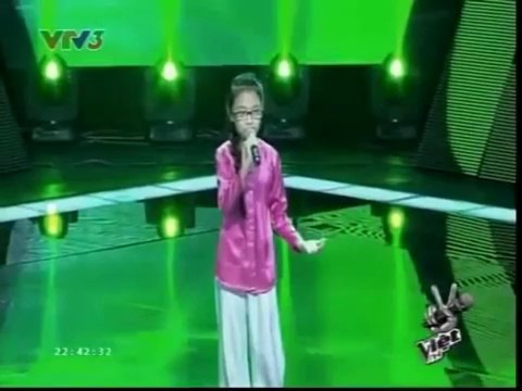 Quê Em Mùa Nước Lũ - Phương Mỹ Chi - The Voice 2013- Cô bé 10 tuổi hát khiến nhiều người bật khóc