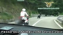 Arezzo - Sorpassi pericolosi e velocità elevate. Motociclisti immortalati dalla Forestale (06.08.13)