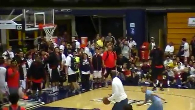 Michael Jordan plante un dunk à 50 ans!!! La légende vivante du Basket-Ball