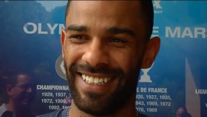 "Mon vrai nom est..."