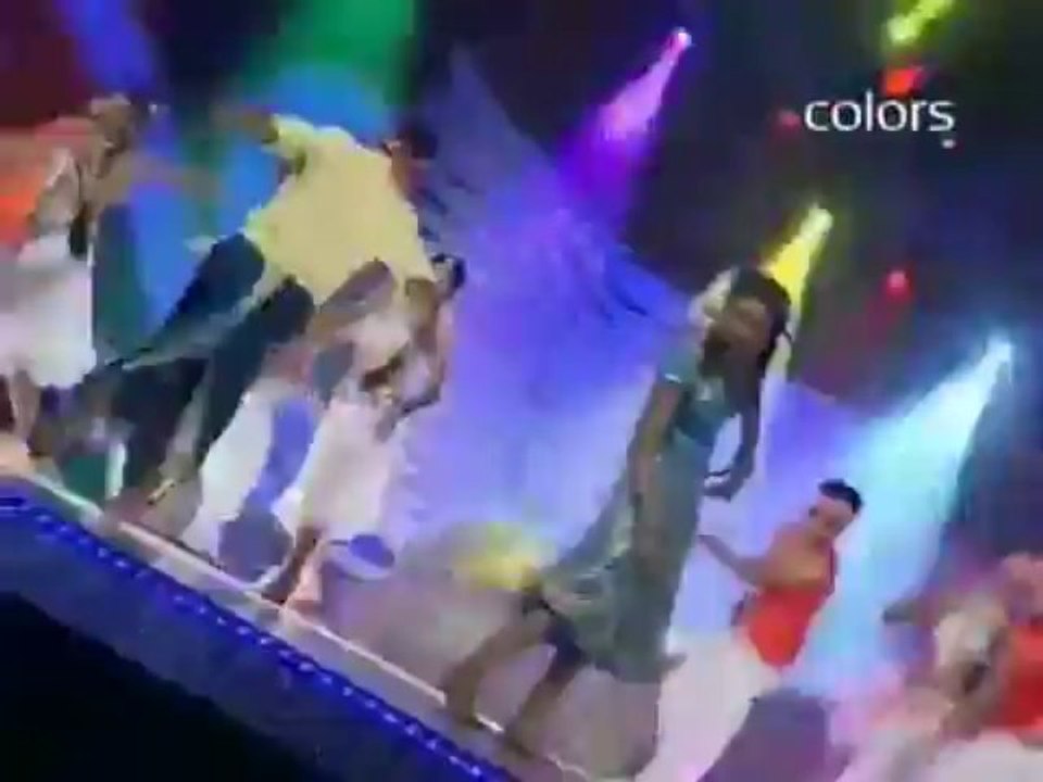 Harbhajan & Dinesh karthik Dancing APPADI PODU Tamil Song