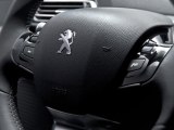 Gilles Vidal explique l'intérieur de la nouvelle Peugeot 308