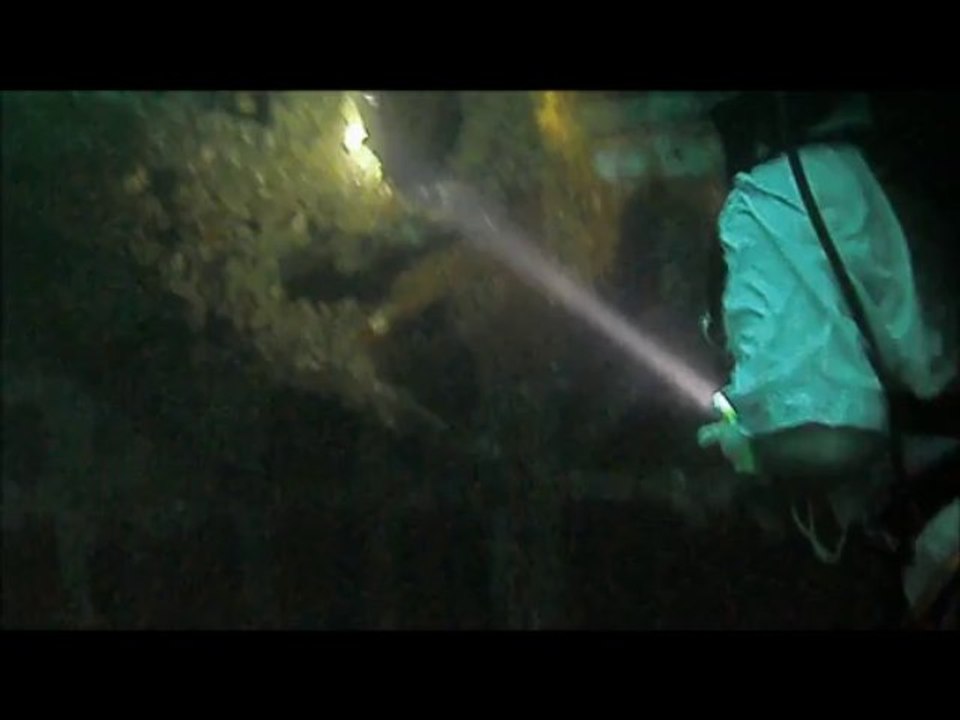 Dive to USS Oriskany