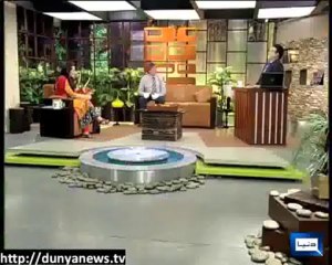 Azizi As Mr Michael Aik Gora p2 - 6 June 2013 - مسٹر مائیکل ایک گورا