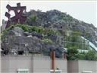 قرار بهدم قصر غير قانوني بالصين