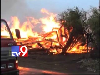 Eighteen sailors trapped after explosion, fire on submarine