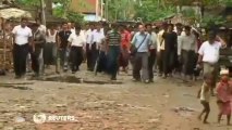 UN Envoy Tours Rohingya Camps in Myanmar  -   جولة مبعوث الأمم المتحدة على مخيمات الروهنجيا في ميانمار
