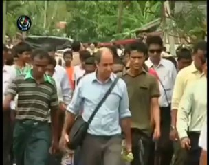 Descargar video: un envoy visiting rohingya muslims jail and places in myanmar  -  مبعوث الأمم المتحدة يزور السجون وأماكن المسلمين في ميانمار