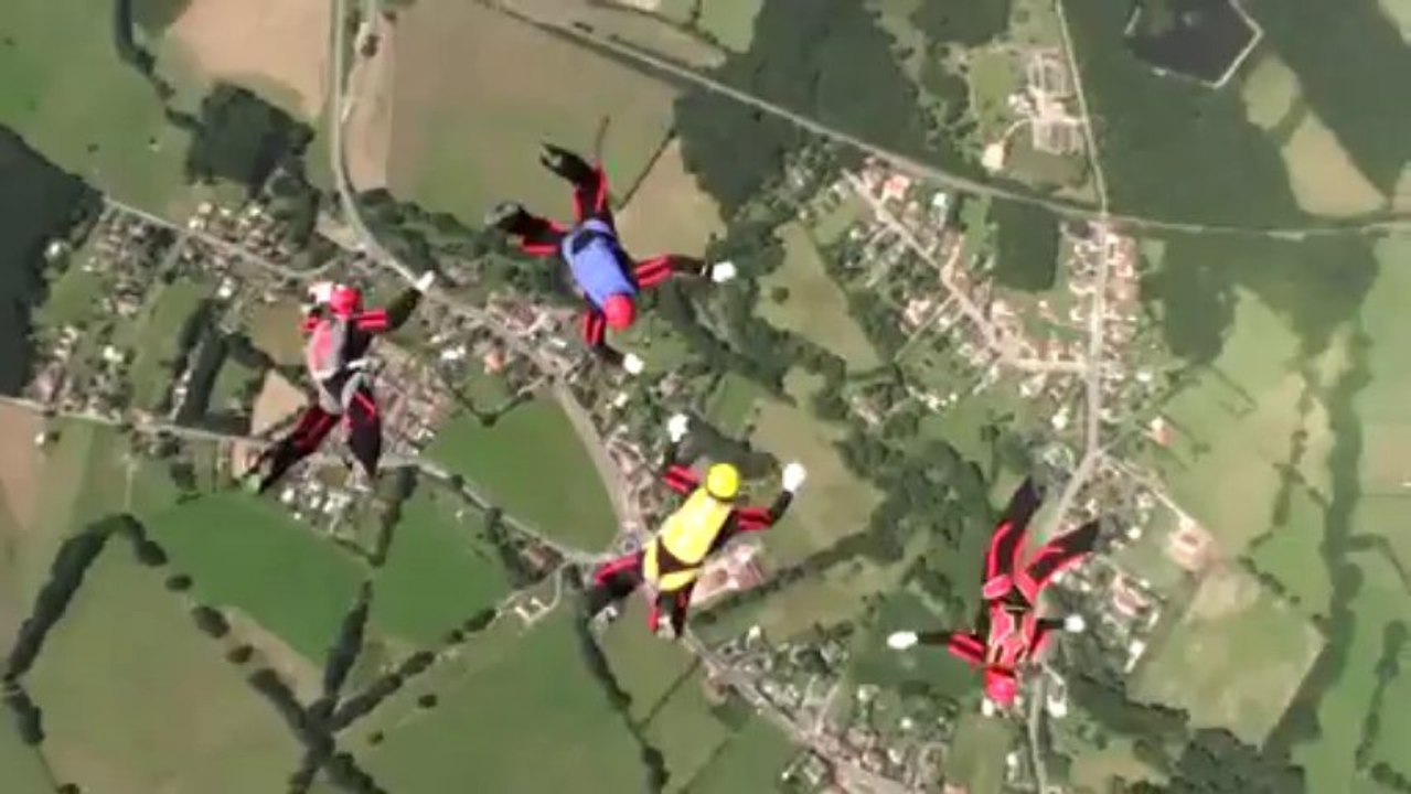 PARACHUTISME - CHAMPIONNATS DE FRANCE VICHY 2013 - VR4 « Annecy Artupox Nolimit Saut4»- 10aout13