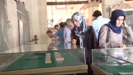 Saç kılıyla yazılan Kuran-ı Kerime özel bakım