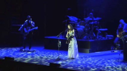 La voz de Katie Melua hipnotiza a Cap Roig