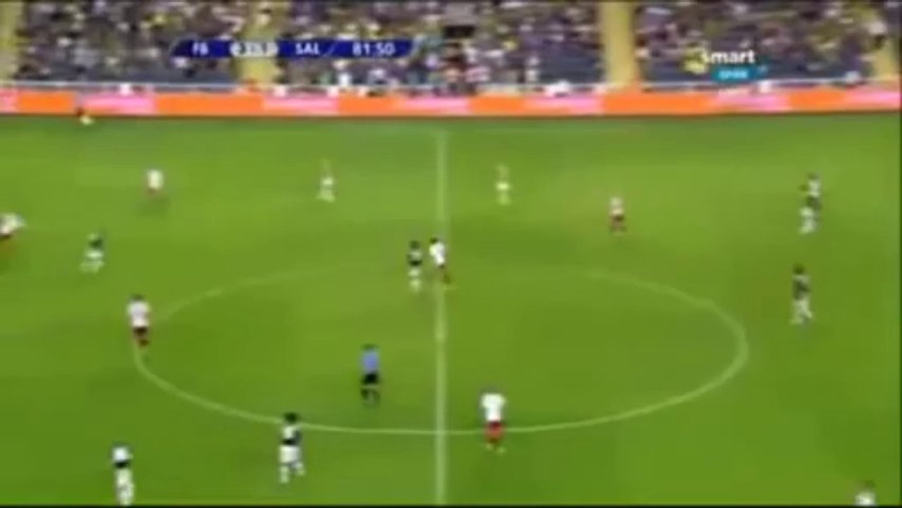 Fenerbahçe tribünleri Sık bakalım sık bakalım biber gazı sık bakalım