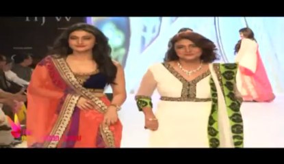 Barkha Bisht walks Ramp IIJW