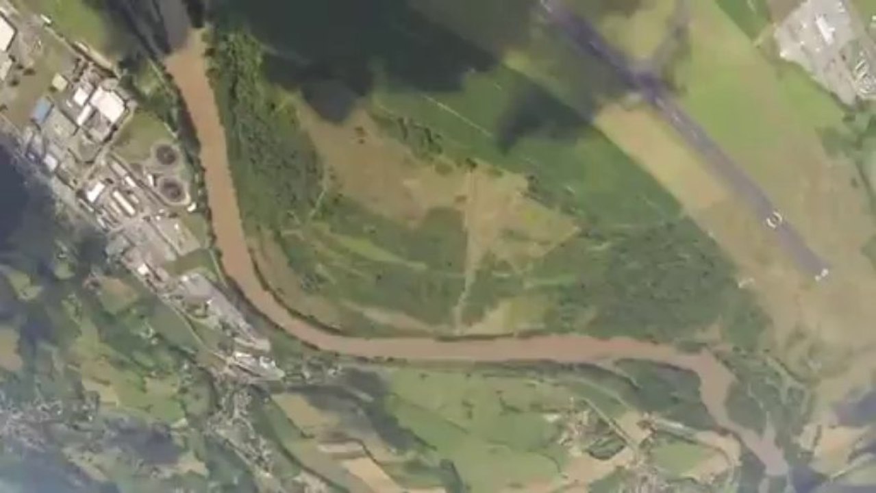 PARACHUTISME - CHAMPIONNATS DE FRANCE VICHY 2013 – Freefly « Air Wax Gap Nice Saut4»- 9aout13.wmv