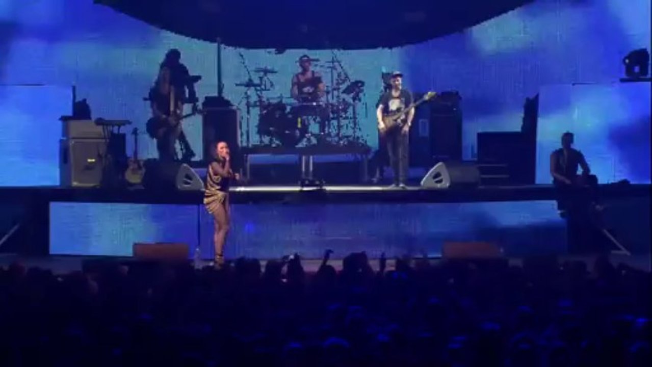 2 Unlimited - Band Introduction - Seven Nation Army (Live 2013)