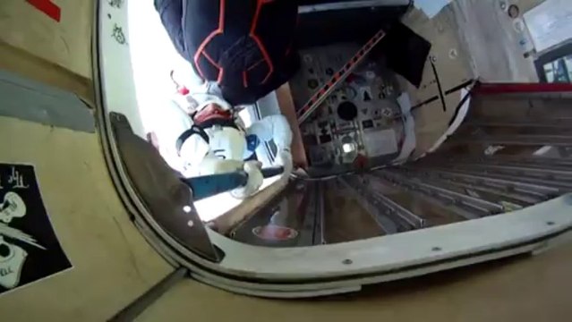 PARACHUTISME - CHAMPIONNATS DE FRANCE VICHY 2013 – Freefly « Les Tontons Flyers Nice Saut1»- 9aout13.wmv