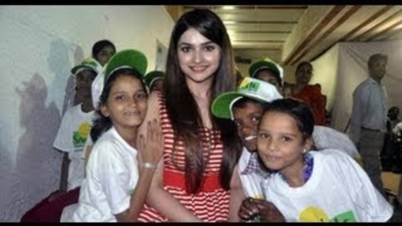 Prachi Desai Celebrates Independence Day with Underprivileged Children