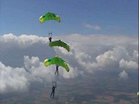 PARACHUTISME - CHAMPIONNATS DE FRANCE VICHY 2013 – VC4 « Besançon Franche Comté Saut3»- 9aout13
