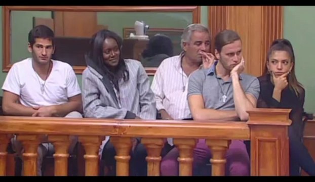 עורך הדין רונאל פישר לאיתי: אני לא מבין איך לא התאהבת בטהוניה.