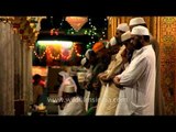 Muslim devotees at Hazrat Nizamuddin Dargah