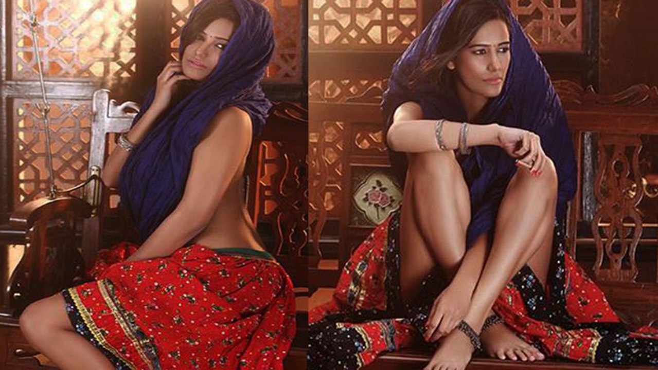 Poonam Pandey Desi Maal - Check Out Yourself