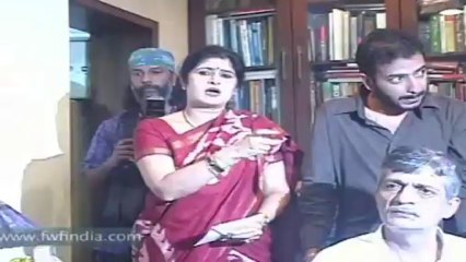 Chennai Express director meets Raj Thackeray to solve screening issues