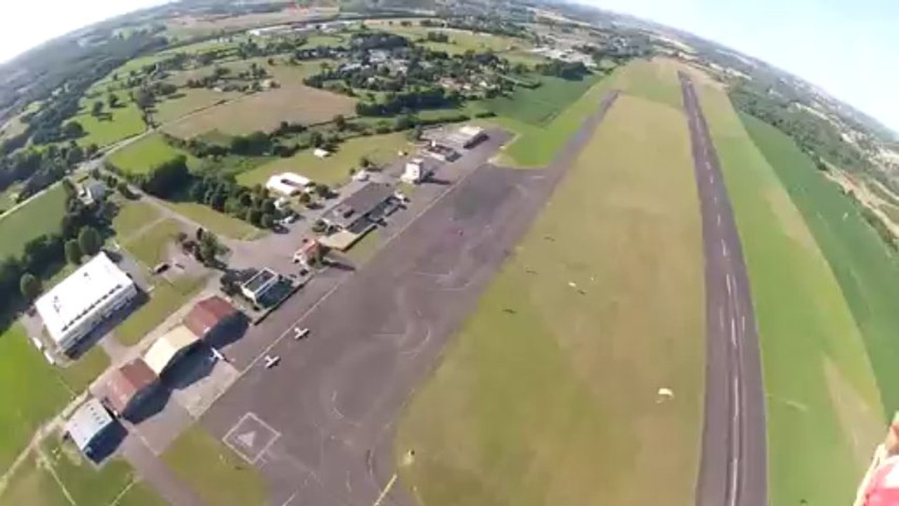 PARACHUTISME - STAGE PARACHUTISME ET HANDICAP : "saut Alexandre par David"
