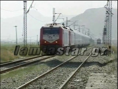 Ολονύχτια ταλαιπωρία για 350 επιβάτες τρένου μετά από σύγκρουση με αυτοκίνητο