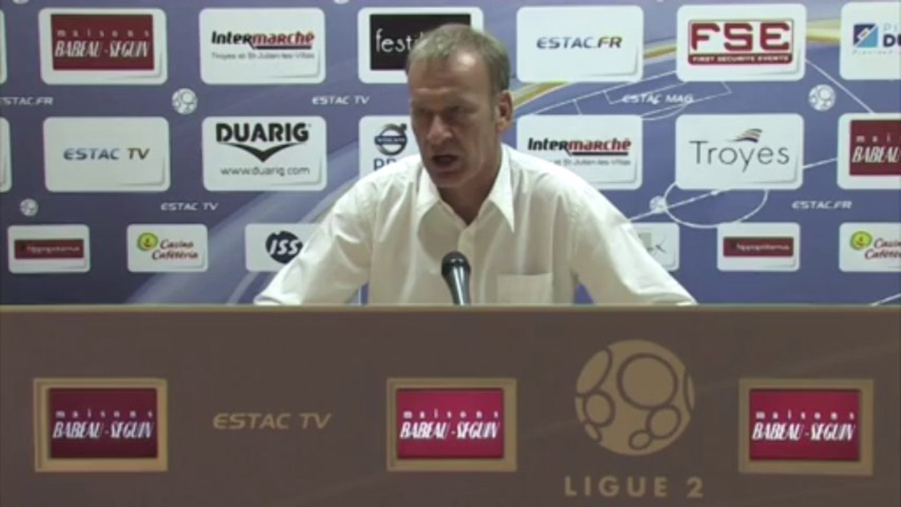 NIMES / ESTAC - Jean-Marc Furlan en point presse