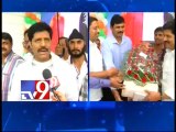 Actor Srihari resigns from YSRCP, joins Congress