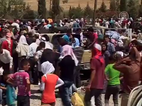 Сирийские курды бегут от повстанцев в Ирак