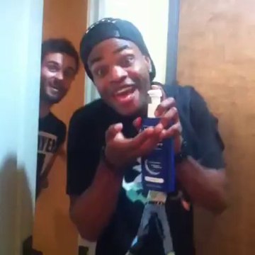 Une grosse claque dans ta gueule... juste devant toute la famille!!