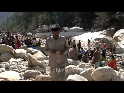 Gangotri Dham: Pilgrims prepare for ritual at the banks of Bhagirathi