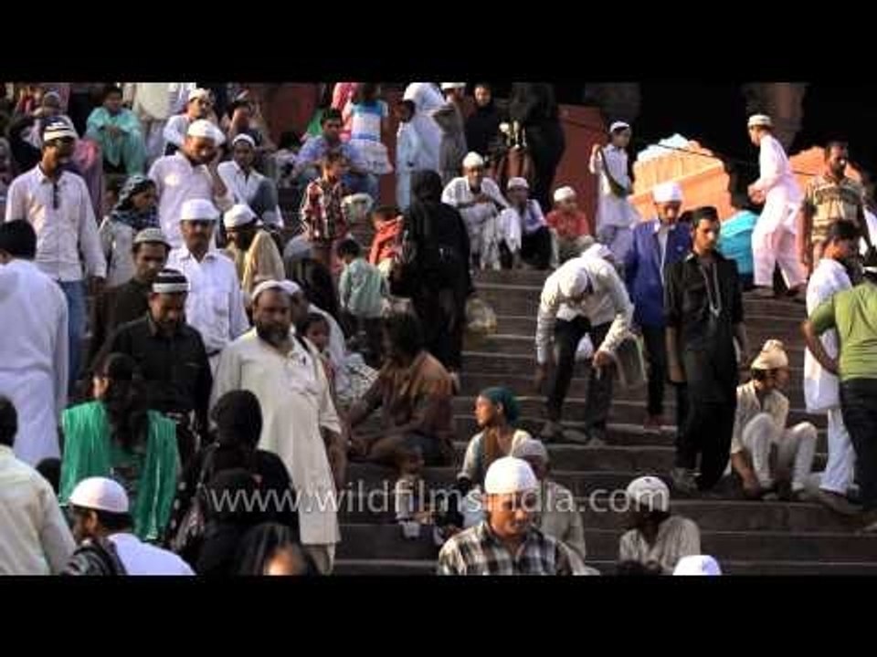 Devotees stepping out from Jama masjid, Old Delhi