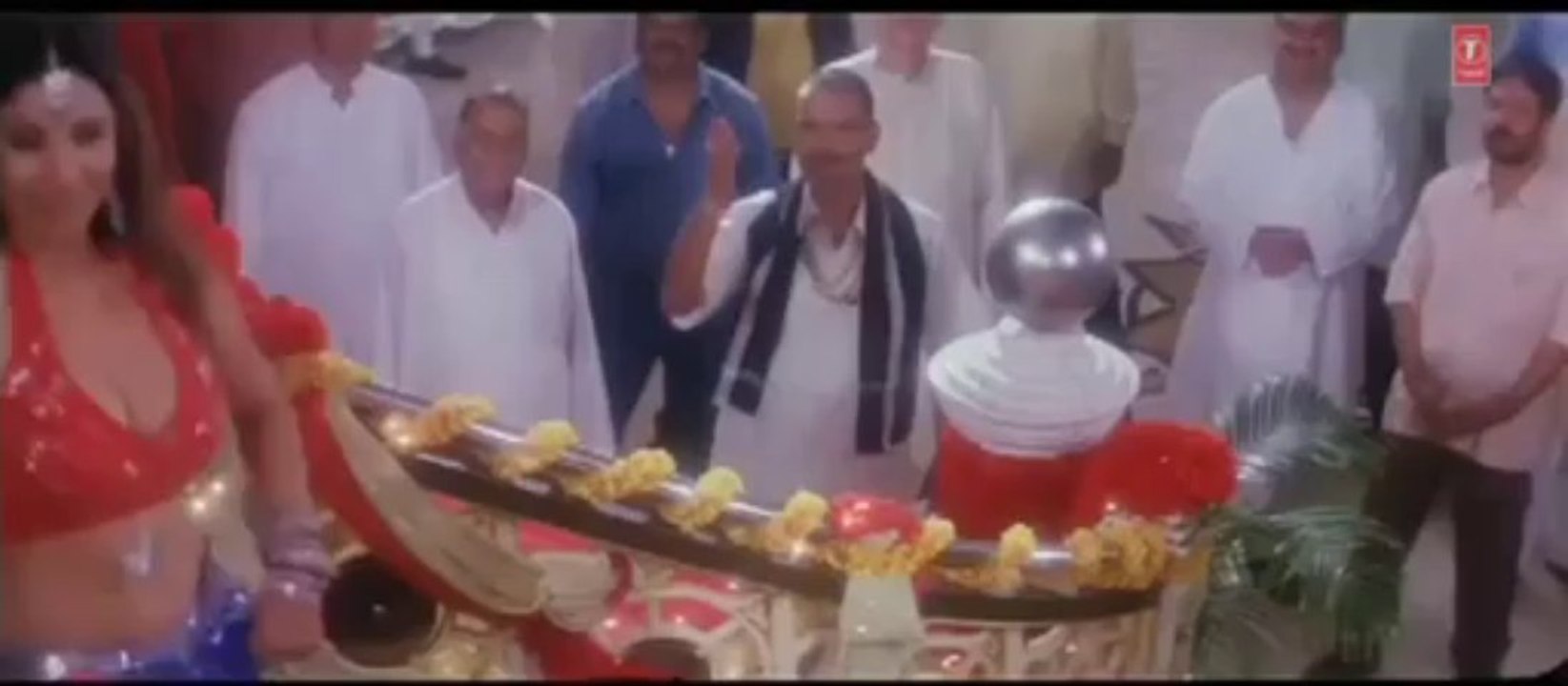 Le La Tu Bahiyaan Mein [ Hot Item Dance Video ] Feat.Sexy Shambhavana Seth