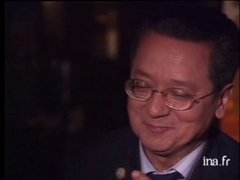 Jacques Vergès publie Je défends Barbie