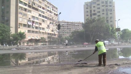Nettoyage des rues du Caire après la répression sanglante