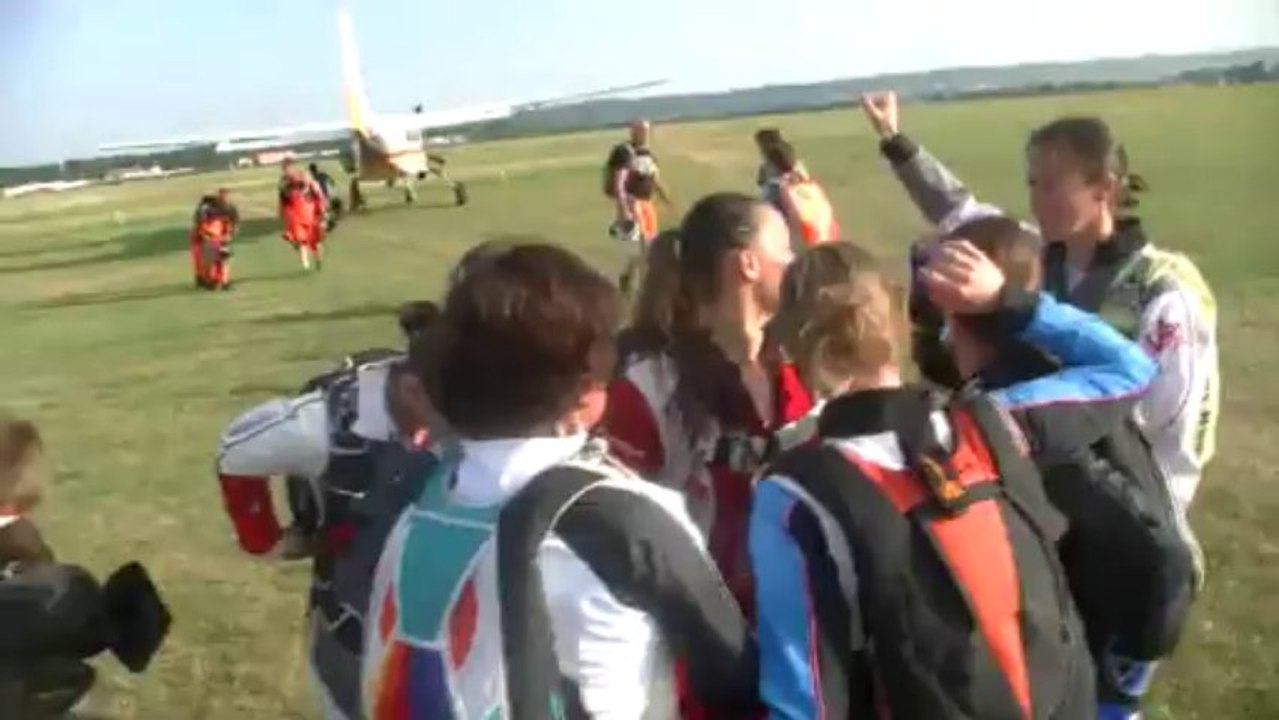 PARACHUTISME – RASSEMBLEMENT FEMININ NATIONAL 2013 : "Avionage 19h"