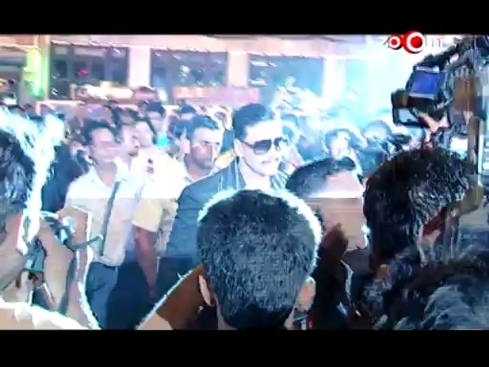 Will OUATIMD make more business over the weekend than Chennai Express | Twitter Response #BTonite