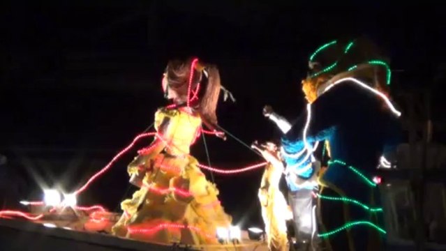 Fête vénitienne 2013 à Sausset-les-Pins : feu d'artifice et défilé de bateaux