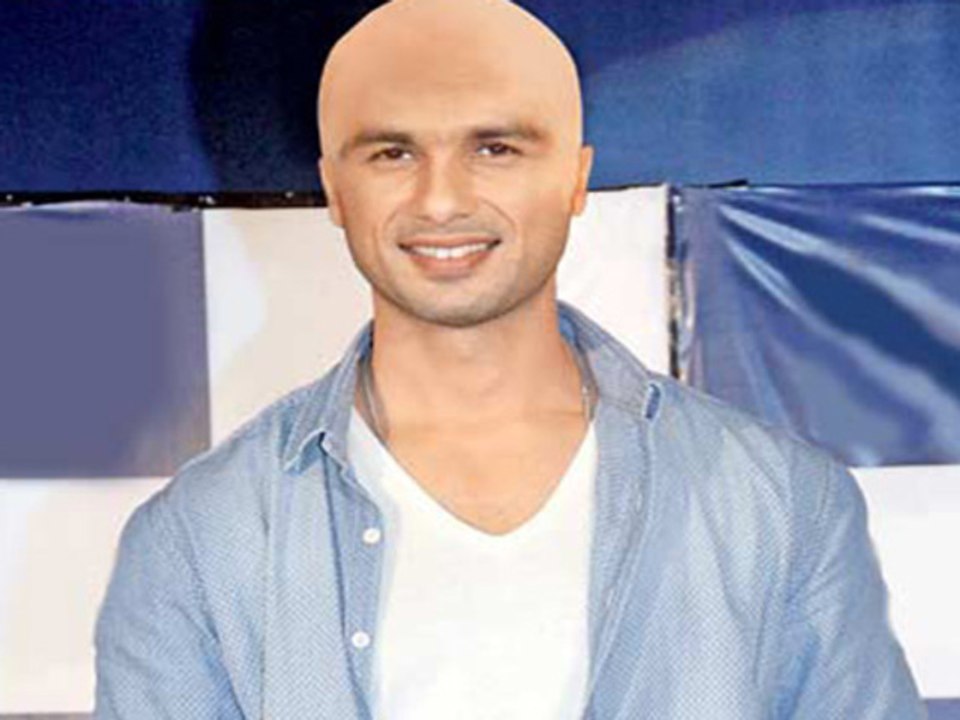 Will Shahid Kapoor go bald for Hamlet?